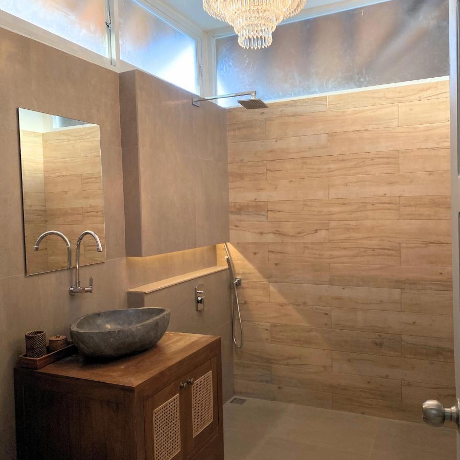The Pleasure Dome Hotell Amed Exteriör bild